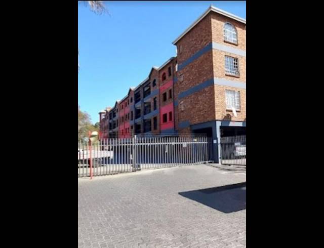 1 BEDROOM APARTMENT FOR SALE IN BOKSBURG CENTRAL